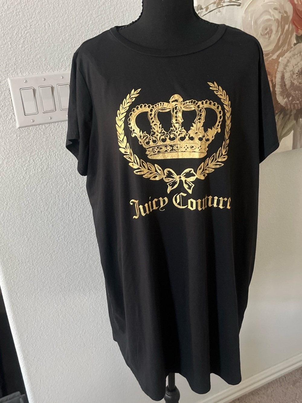 Juicy Couture Black Short Sleeve Tee with Gold Crown Crest